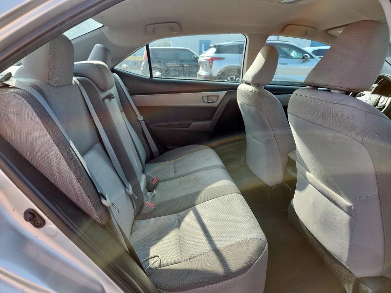 5YFBURHE2JP818032 - 2018 TOYOTA COROLLA L SILVER photo 10