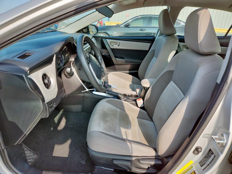 5YFBURHE2JP818032 - 2018 TOYOTA COROLLA L SILVER photo 7