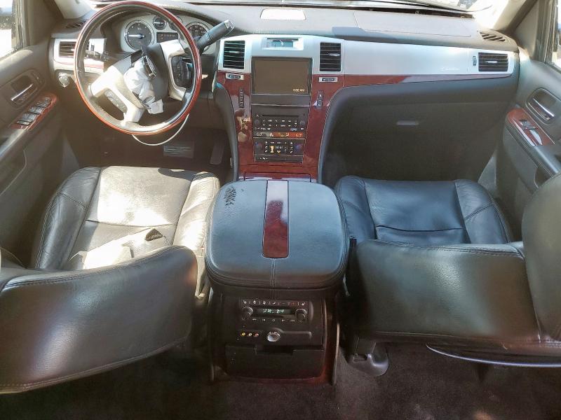 1GYS4HEF8BR175680 - 2011 CADILLAC ESCALADE ESV LUXURY Qara foto 8