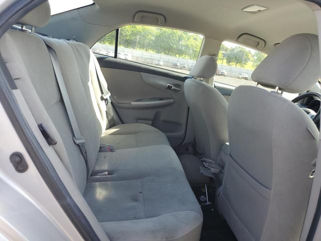 2T1BU4EE9DC999075 - 2013 TOYOTA COROLLA BASE ვერცხლისფერი ფოტო 10