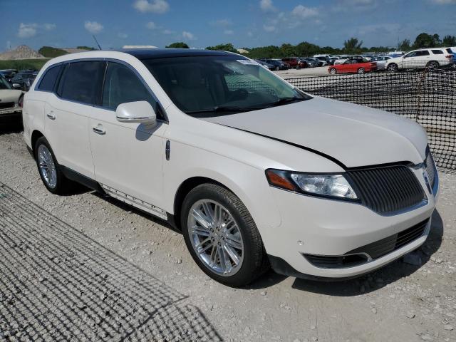 2LMHJ5AT9FBL02531 - 2015 LINCOLN MKT WHITE photo 4