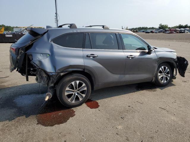 5TDGZRBH7LS508057 - 2020 TOYOTA HIGHLANDER XLE GRAY photo 3