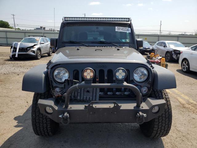 1C4BJWDGXJL931816 - 2018 JEEP WRANGLER U SPORT GRAY photo 5