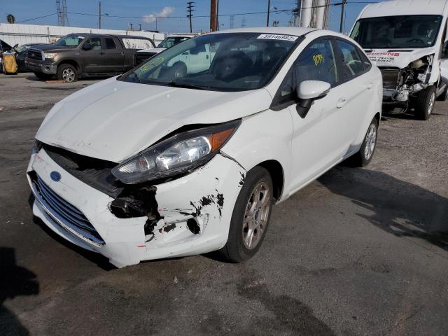 3FADP4BJ4EM102437 - 2014 FORD FIESTA SE WHITE photo 2