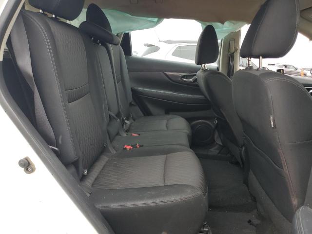 KNMAT2MTXJP533946 - 2018 NISSAN ROGUE S WHITE photo 11