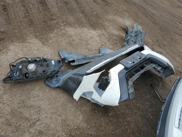 KNMAT2MTXJP533946 - 2018 NISSAN ROGUE S WHITE photo 13