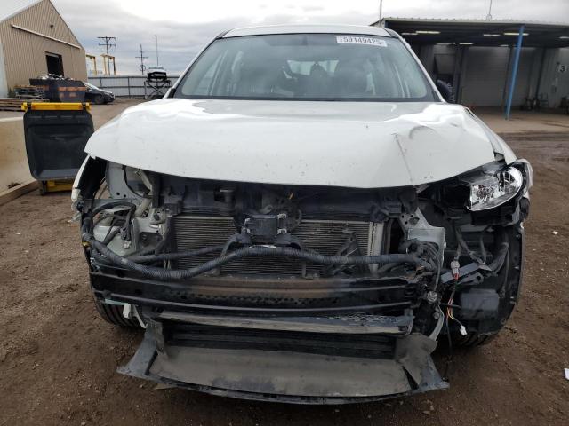 KNMAT2MTXJP533946 - 2018 NISSAN ROGUE S WHITE photo 5