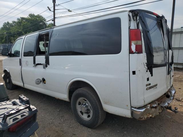 1GAZG1FG6B1145868 - 2011 CHEVROLET EXPRESS G3 LT WHITE photo 2