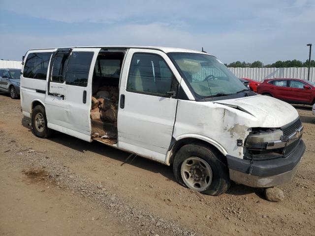 1GAZG1FG6B1145868 - 2011 CHEVROLET EXPRESS G3 LT WHITE photo 4