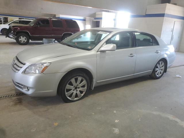 2005 TOYOTA AVALON XL, null