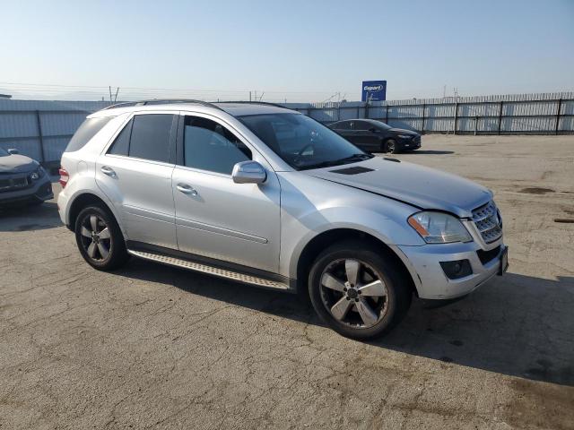 4JGBB8GB5AA562637 - 2010 MERCEDES-BENZ ML 350 4MATIC SILVER photo 4