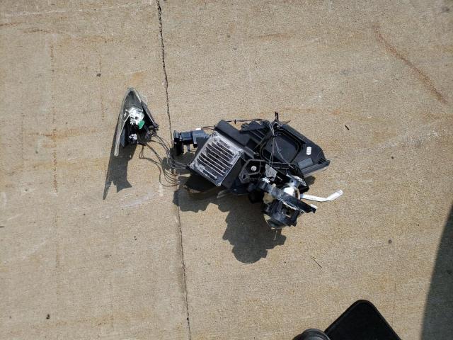 SJKCH5CR9HA038939 - 2017 INFINITI QX30 BASE თეთრი ფოტო 13