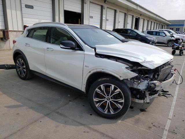 SJKCH5CR9HA038939 - 2017 INFINITI QX30 BASE თეთრი ფოტო 4