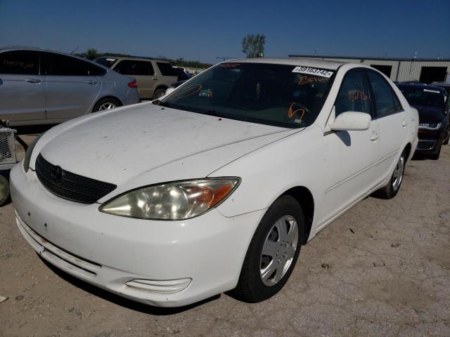 JTDBE32K530190568 - 2003 TOYOTA CAMRY LE WHITE photo 2