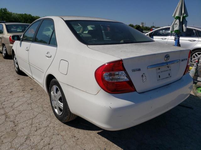 JTDBE32K530190568 - 2003 TOYOTA CAMRY LE WHITE photo 3