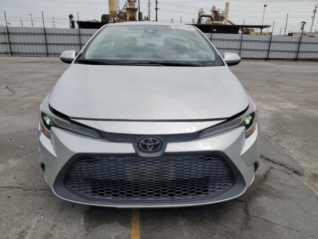 5YFEPMAE1MP219614 - 2021 TOYOTA COROLLA LE SILVER photo 5