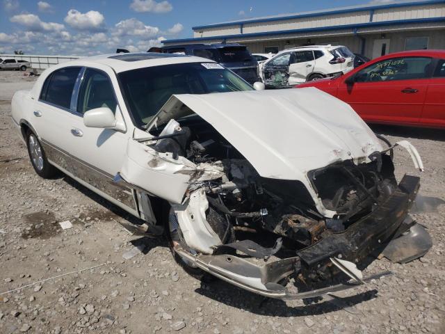 1LNHM83V56Y636447 - 2006 LINCOLN TOWN CAR DESIGNER WHITE photo 1