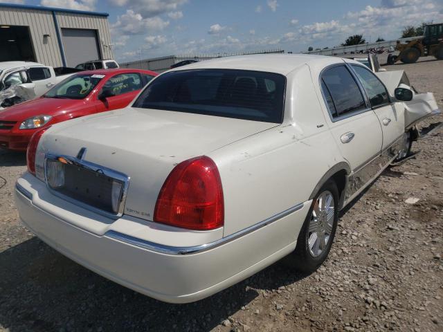 1LNHM83V56Y636447 - 2006 LINCOLN TOWN CAR DESIGNER WHITE photo 4