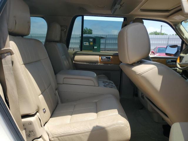 5LMFU27518LJ02843 - 2008 LINCOLN NAVIGATOR WHITE photo 11