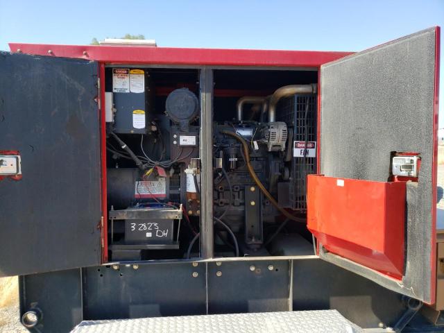 4TCSU1062DH612105 - 2013 TRIT GENERATOR RED photo 5