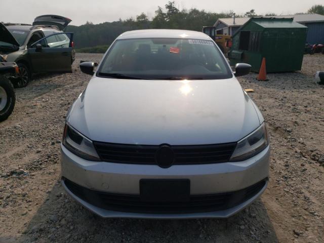 3VW2K7AJ9DM309291 - 2013 VOLKSWAGEN JETTA BASE Silber Foto 5