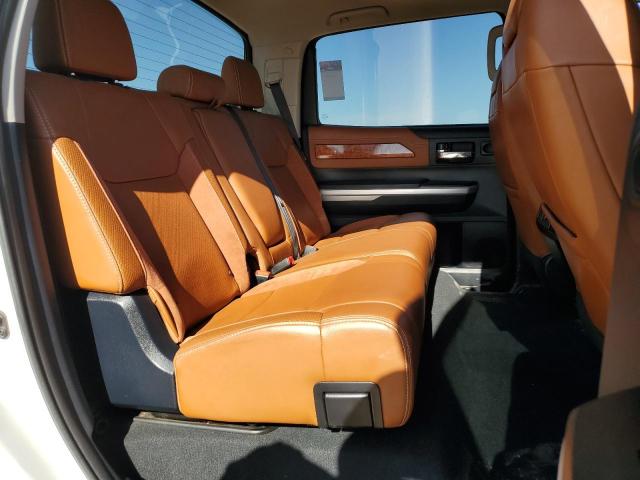 5TFAW5F14EX355221 - 2014 TOYOTA TUNDRA CREWMAX PLATINUM Weiß Foto 10