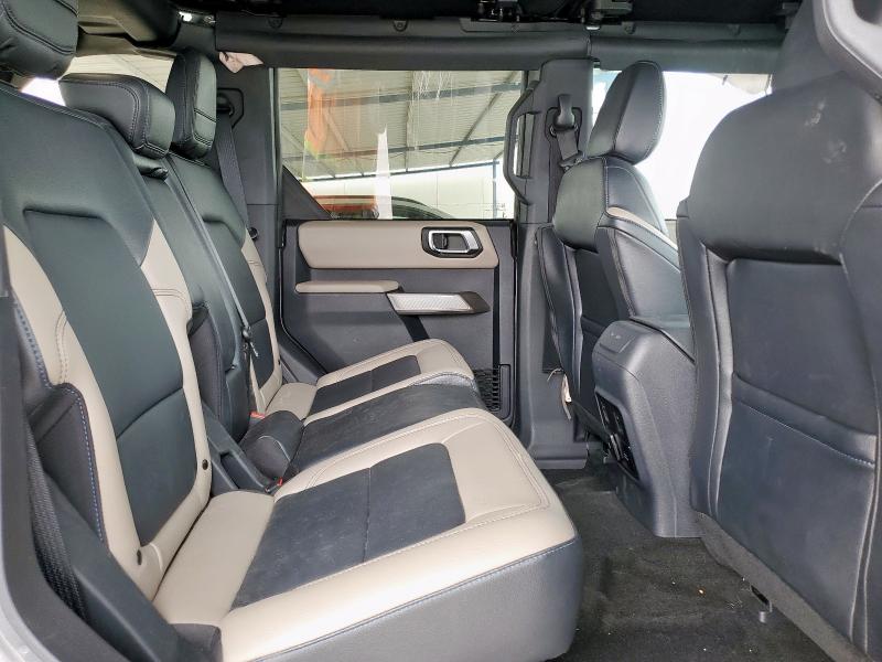 1FMEE5DP6PLB01060 - 2023 FORD BRONCO BASE GRAY photo 11