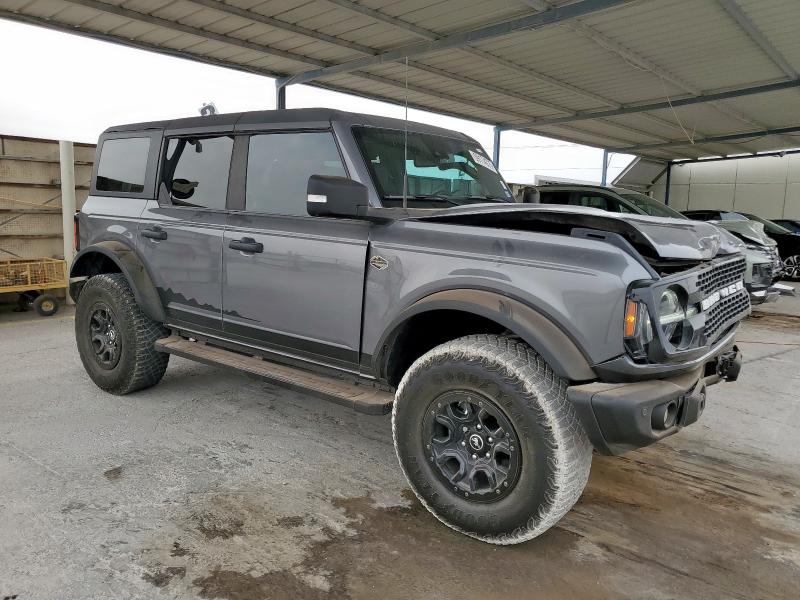 1FMEE5DP6PLB01060 - 2023 FORD BRONCO BASE GRAY photo 4