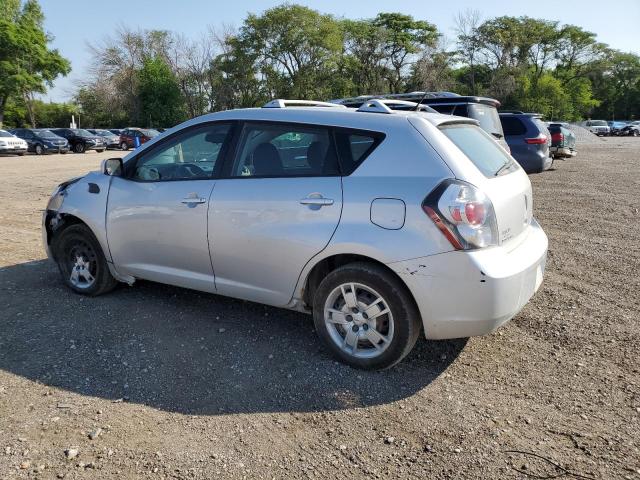 5Y2SM6E00AZ419181 - 2010 PONTIAC VIBE SILVER photo 2