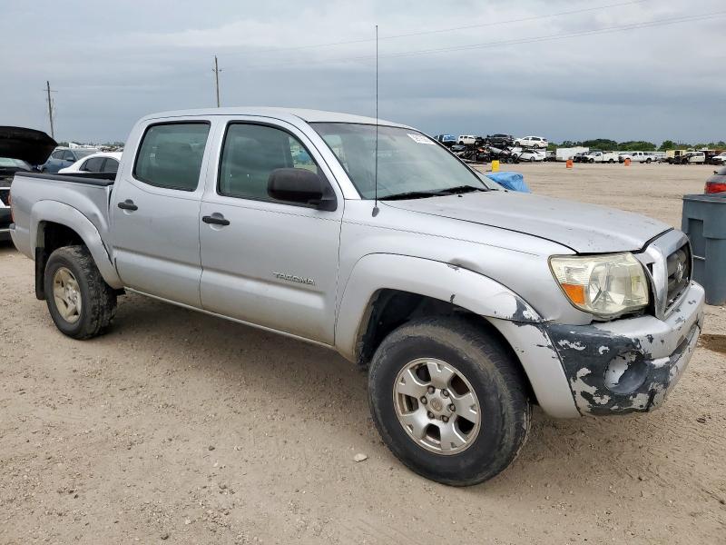 3TMJU62N27M036493 - 2007 TOYOTA TACOMA DOUBLE CAB PRERUNNER SILVER photo 4