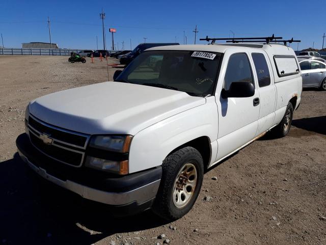 1GCEC19XX7Z167006 - 2007 CHEVROLET SILVERADO C1500 CLASSIC WHITE photo 2