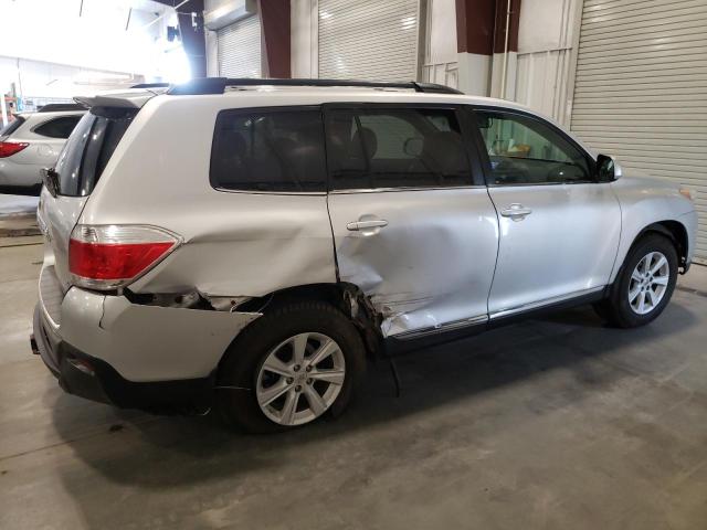 5TDBK3EH8CS111190 - 2012 TOYOTA HIGHLANDER BASE SILVER photo 3