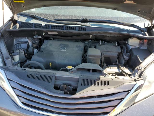 5TDKK3DCXFS555312 - 2015 TOYOTA SIENNA LE GRAY photo 12