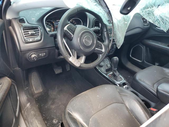 3C4NJDCBXJT355043 - 2018 JEEP COMPASS LIMITED Արծաթագույն լուսանկար 8