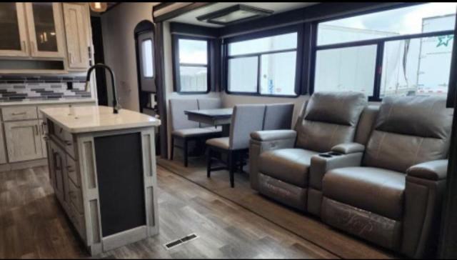 4YDF33022MA743793 - 2021 KEYSTONE MOUNTAINEE 白色 照片 6