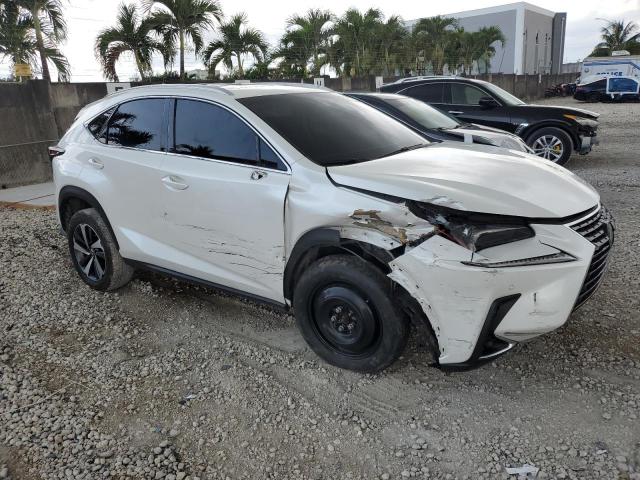 JTJYARBZ6J2097515 - 2018 LEXUS NX 300 BASE თეთრი ფოტო 4