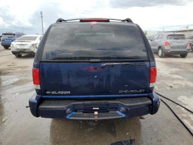 1GNCS13W62K120879 - 2002 CHEVROLET BLAZER BLUE photo 6