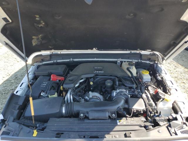 1C4HJXEG4JW142168 - 2018 JEEP WRANGLER U SAHARA WHITE photo 7