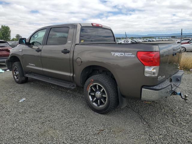 5TFDV54128X061369 - 2008 TOYOTA TUNDRA CREWMAX GRAY photo 2