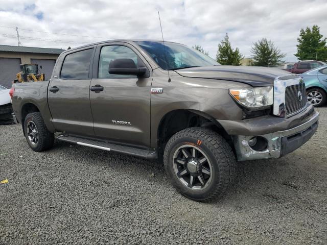 5TFDV54128X061369 - 2008 TOYOTA TUNDRA CREWMAX GRAY photo 4