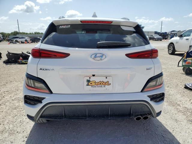 KM8K33A35NU905551 - 2022 HYUNDAI KONA N LINE WHITE photo 6