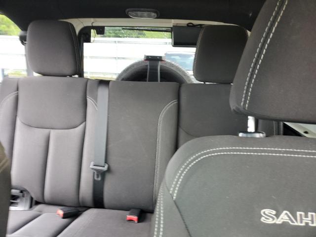 1C4BJWEG8HL559840 - 2017 JEEP WRANGLER U SAHARA GRAY photo 10