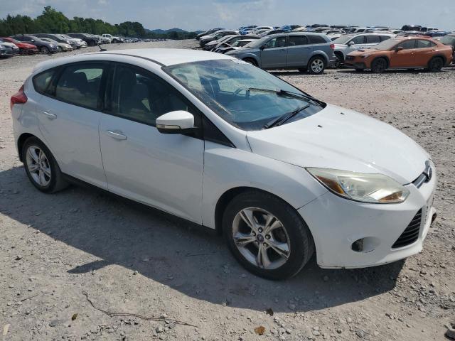 1FADP3K21DL125872 - 2013 FORD FOCUS SE WHITE photo 4