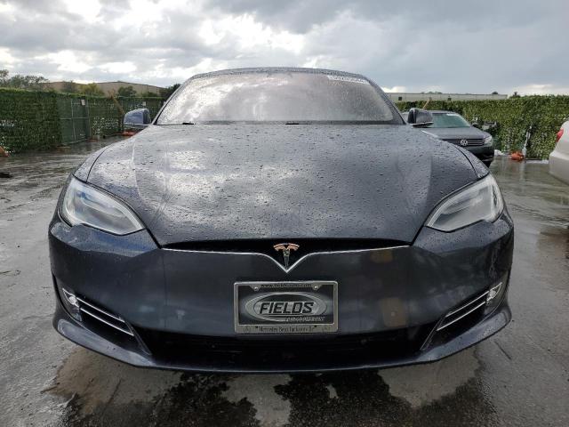 5YJSA1E20JF281290 - 2018 TESLA MODEL S ნაცრისფერი ფოტო 5