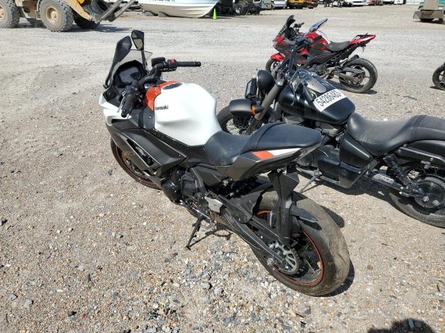 ML5EXER1XPDA94835 - 2023 KAWASAKI EX650 R Ақ фото 3