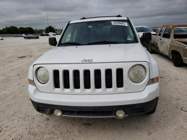 1J4NT4GB1BD109648 - 2011 JEEP PATRIOT LATITUDE WHITE photo 5