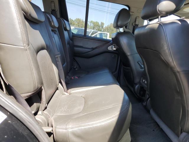 5N1AR18U25C741842 - 2005 NISSAN PATHFINDER LE BLACK photo 11