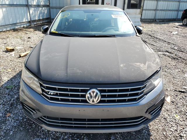 1VWDT7A32HC021210 - 2017 VOLKSWAGEN PASSAT R-LINE Boz foto 5