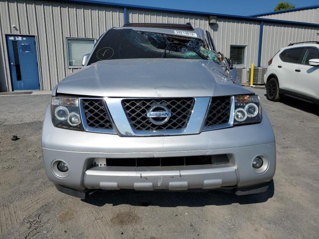 5N1AR18W75C780010 - 2005 NISSAN PATHFINDER LE SILVER photo 5