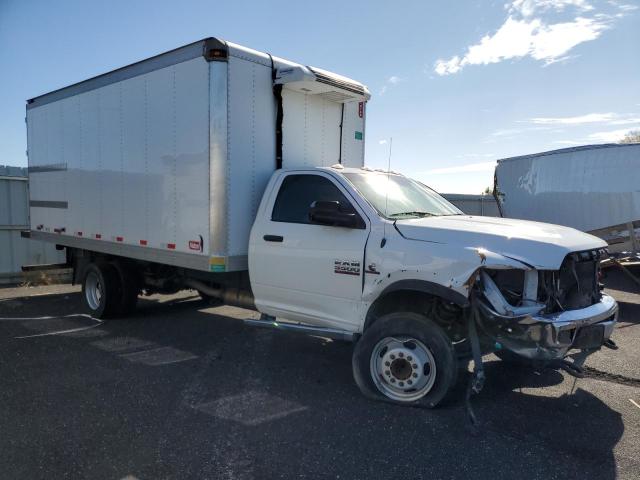 3C7WRMDL3JG376073 - 2018 RAM 5500 WHITE photo 4